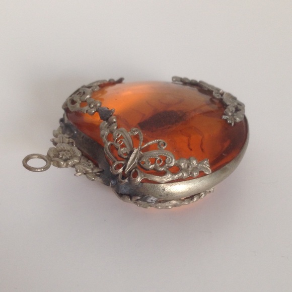 Scorpion Amber Heart Pendant Insect Bug Necklace - Picture 2 of 3
